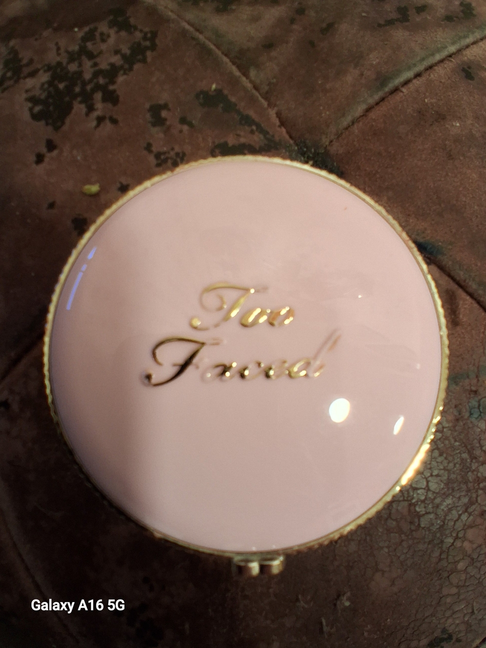 Too Faced Highlighter Pink Compact Makeup Case
